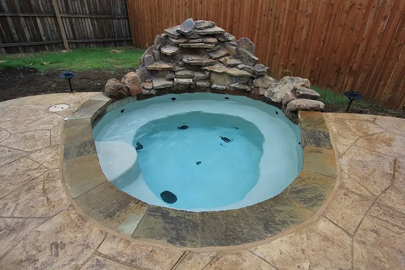 Round Shaped custom pool